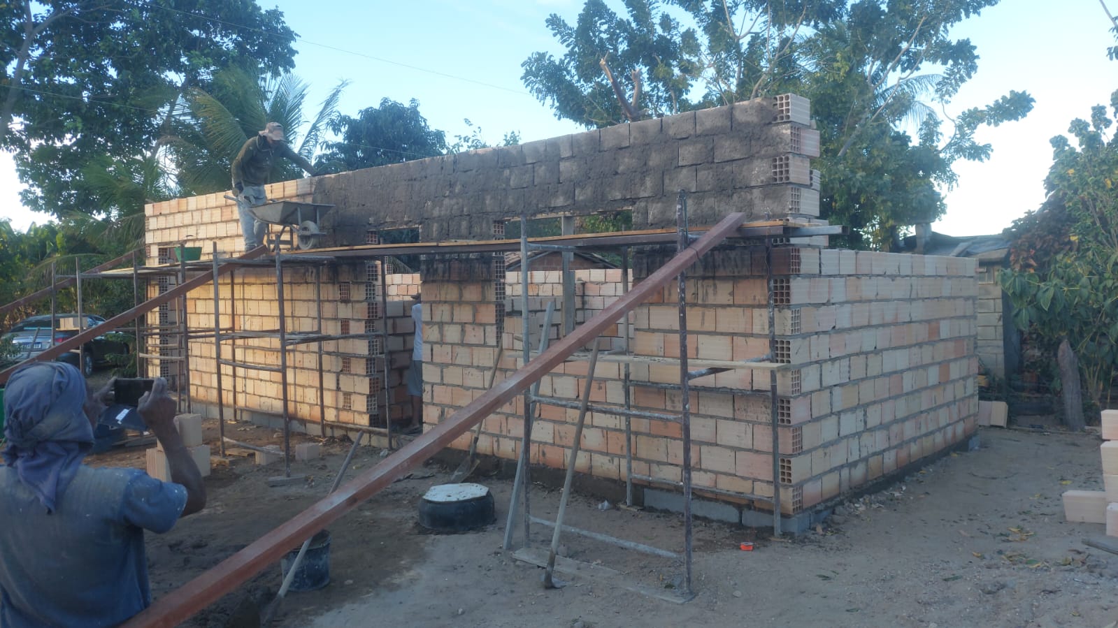 Construção do espaço comunitário em Pacuí II